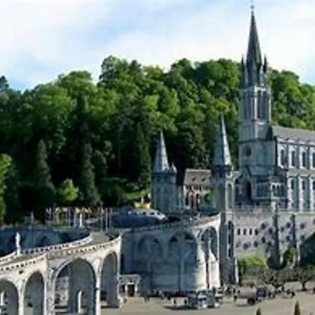 Les Pyrenees-Occitanie Bernac-Debat