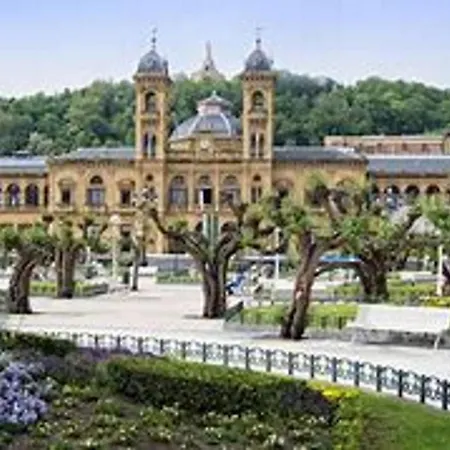 Δωμάτια σε οικογενειακή κατοικία Les Pyrenees-Occitanie
